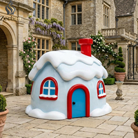 Grande sculpture de maison de pain d'épices de Noël pour exposition extérieure, centre commercial, jardin, et comme lieu photo décoratif