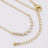 Collier pendentif sourire délicat à neuf pierres en zircon cubique, plaqué or 18 carats, minimaliste, pour usage quotidien, bureau, fête, bal de promo, bijoux de mariée