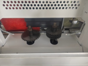 เครื่องกัดขึ้นรูปปลายโปรไฟล์ PVC และอลูมิเนียมสำหรับทำหน้าต่างและประตูแบบอัตโนมัติ 2 แกน รุ่น JUNDE 2.2KW มอเตอร์ CNC - Product Image 4