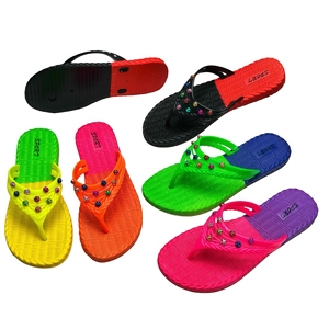 Sandales d'extérieur en PVC à blocs de couleur et clous pour femme – Durables, sportives, décontractées, mode été, printemps, automne – Vente en gros - Product Image 4
