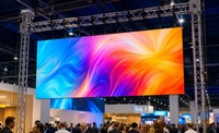 Pantalla LED P1.5 de Alquiler para Interiores, 7680Hz de Alta Frecuencia de Actualización, Diseño Curvo Flexible, Instalación Rápida por Una Sola Persona, para Escenarios, Bodas y Eventos