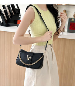 Nouveau Sac à Bandoulière Tendance et Polyvalent pour Femme en Cuir PU Imperméable avec Chaîne Géométrique et Lettres, Idéal au Quotidien - Product Image 5