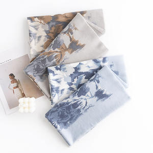 Bufanda con estampado de rosas de estilo étnico, chal artístico retro de imitación de cachemira para mujer, calentador de cuello cálido y moderno para invierno - Product Image 4