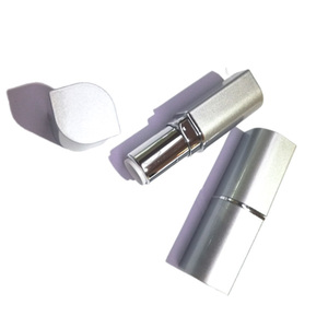 Tube à lèvres en ABS argenté de forme personnalisée unique, emballage en forme de bouche, tube à lèvres vide en ABS finition métallique - Product Image 6