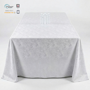 Nappe rectangulaire en polyester jacquard noir tissé à motifs floraux lavable 90x132 pouces, pour la restauration et la maison, imperméable - Product Image 1