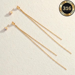 Boucles d'oreilles pendantes de luxe léger européennes et américaines, longues, haut de gamme, en zircon, pour l'été, style niche, simples et polyvalentes - Product Image 6
