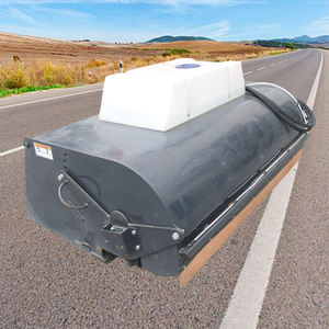 Alat Pelapik Jalan Skid Steer dengan Motor Hidrolik Dua Arah, Tangki Air 24 Galon, untuk Pembersihan Jalan di Proyek Teknik Kota - Product Image 4