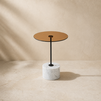 Table d'appoint ronde personnalisée en verre ambré avec base sculpturale en marbre blanc naturel, style moderne, pour villa, salon, hôtel, chambre à coucher