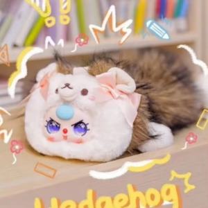 Boîte mystère en peluche Baby Three Pen Case, jouet tendance, poupée mignonne, décoration en peluche, porte-clés, cadeau adapté à la décoration de bureau - Product Image 2