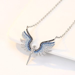 Collar Largo de Plata de Ley Fina Personalizado con Circonitas Azules Zafiro y Diseño de Alas de Ángel - Product Image 6