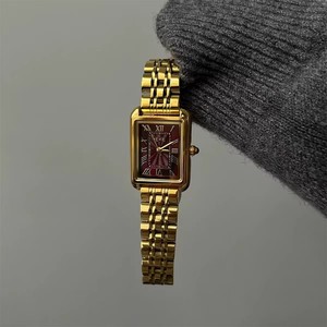 Petite <span class=keywords><strong>marque</strong></span> <span class=keywords><strong>de</strong></span> niche, luxe léger, style classique français haut <span class=keywords><strong>de</strong></span> gamme, style Instagram, grande <span class=keywords><strong>marque</strong></span>, style antique, <span class=keywords><strong>montre</strong></span> Ankela Red Hill en or - Product Image 2