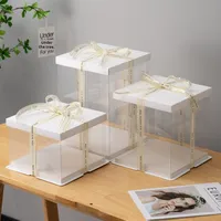 Vente en gros de boîte d'emballage de gâteau transparente monocouche de 4 à 10 pouces de haut matériau PP recyclable estampage design pour les aliments d'anniversaire