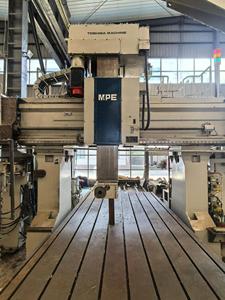 Offre Spéciale – Centre d'usinage CNC à portique lourd <span class=keywords><strong>TOSHIBA</strong></span> MPE d'occasion du Japon, double table de travail, 5 têtes, pour l'usinage de grands moules métalliques - Product Image 2