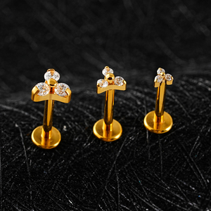 Piercing d'oreille en titane ASTM F136 16G à filetage interne, motif fleur, triple CZ, pour cartilage, hélix, tragus, conque, lobe d'oreille, lèvre - Product Image 3