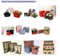 Boîte de valise en papier en forme de maison en matériau recyclé jouet de jeu amusant pour les enfants pour stocker des chaussettes fourrure gaufrage stratification mate