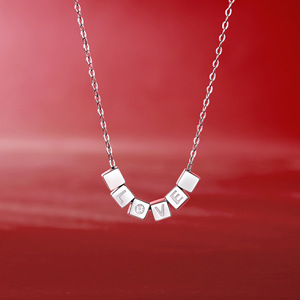 Collar <span class=keywords><strong>de</strong></span> Plata S925 con Letra LOVE, Moissanita, Cadena Cruzada Delicada a la Altura <span class=keywords><strong>de</strong></span> la Clavícula, Certificado GRA, Estilo Chic <span class=keywords><strong>para</strong></span> Mujer - Product Image 3