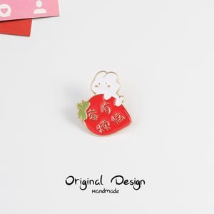 良い意味を持つフルーツの形をしたバッグブローチピン、かわいいカートンに入ったイチゴ、スイカ、オレンジ、梨、柿、ウサギのブローチを娘に贈ります - Product Image 3
