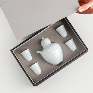 Juego de Té de Cerámica Minimalista con Tetera y 4 Tazas, Diseño Zhiji "Espíritu Imanado", Juego de Té Chino Kung Fu, Juego de Té para Regalo - Product Image 1