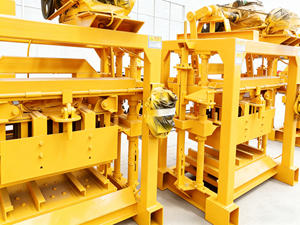 Macchina per Blocchi di Cemento Autobloccanti QTJ4-40 con Motore per Linea di Produzione di Mattoni in Cemento - Product Image 2