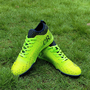 Chaussures de football pour hommes, coupe basse, crampons TF, tige synthétique, doublure en mesh, semelle extérieure en caoutchouc, semelle intermédiaire en EVA, pour entraînement et matchs d'été - Product Image 1