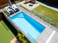 Piscine enterrée en PRV de 4,5 mètres, sur mesure, pour usage extérieur, idéale pour villas et maisons, adaptée aux enfants et respectueuse de l'environnement