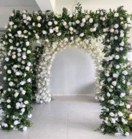 Arche carrée de fleurs artificielles avec cadre en corne pour arrangement floral décoratif, idéale pour la décoration de mariage et les présentations de demande en mariage