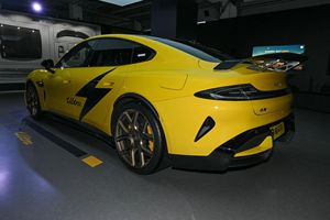2025 Hot Sale Xiao <span class=keywords><strong>Mi</strong></span> Su7 Ultra 1548ps Langstrecken Neu Pure 5-Sitzer 2.1s Hochgeschwindigkeits-Elektroauto Xiao <span class=keywords><strong>Mi</strong></span> Su7 Ultra Ev Auto - Product Image 4