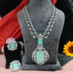 Ensemble de bijoux de déclaration élégant classique collier pendentif pour femme et boucles d'oreilles assorties pour tous les jours et les fêtes cadeau parfait - Product Image 4