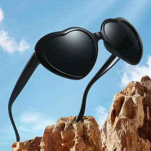 Lunettes de soleil Love en forme de coeur avec yeux teintés noirs Lunettes de soleil à monture rétro féminine <span class=keywords><strong>extra</strong></span>-large à la mode et cool - Product Image 3