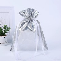 Sacs cadeaux à cordon en feuille holographique pour Halloween et Noël |   Pochettes d'emballage irisées brillantes