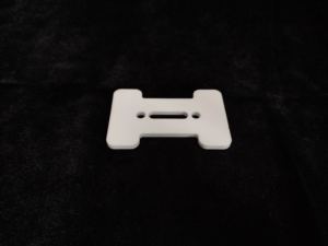 ييك تقدم قطع هيكلية خزفية مخصصة من الألومينا بنسبة 75% و95% و99% وقطع معدنية خزفية - Product Image 1