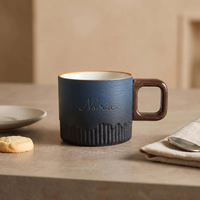 Mug à café personnalisé gravé avec une poignée carrée en bois pour les amateurs de café et de thé