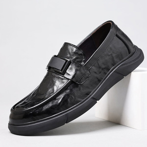 รองเท้าโลฟเฟอร์หนังลำลองสำหรับผู้ชาย พื้นนุ่ม หนังวัว หัวมน สวมใส่สบาย สีดำ สีน้ำตาล แฟชั่นวัยรุ่น รองเท้าขับรถ - Product Image 1