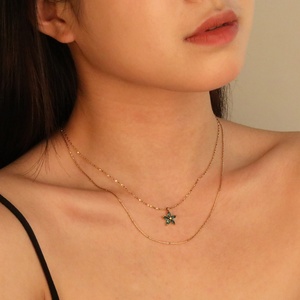 Collar de Moda con Colgante de Flor de Circonio Verde, Chapado en Oro de 18k, Acero Inoxidable, Impermeable, Collar de Doble Capa con Estrella - Product Image 3