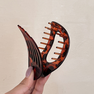 डकबिल पकड़ के साथ आरामदायक घुमावदार रेसिन बाल क्लिप और मजबूत दांतों के लिए नए फ्लैट गोलाकार खोखले डिजाइन - Product Image 6