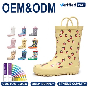 Botas de Lluvia Impermeables para Niños Pequeños con Asas de Agarre, Botas de Goma para Niños con Lindos Estampados para Jugar al Aire Libre - Product Image 1