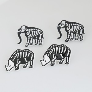 Metal Cartoon Elefante Águia Rinoceronte Bat Peixe Gato Série Crânio Emblema Adorável Animal Broche Lapela Pin - Product Image 4
