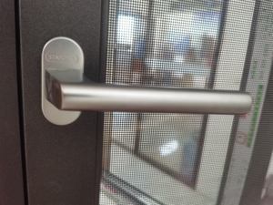 Fenêtre à battant de haute qualité série 110 pour cuisine et villa, à commande manuelle, avec cadre en alliage d'aluminium et verre trempé - Product Image 6