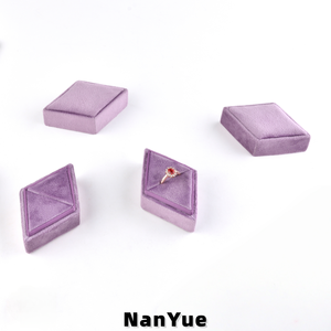 Boîte à Bague de Luxe Haut de Gamme en Velours, Forme Losange, Emballage Cadeau pour Bijoux, Idéale pour Demande en Mariage, Étui de Rangement pour Bijoux, Vente en Gros - Product Image 3