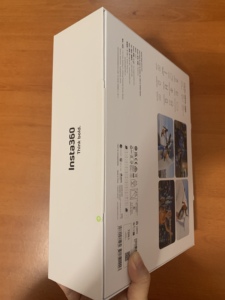 Insta360 X5 Standard/Essentials : Effet de bâton de selfie invisible pour capturer des angles vue à la troisième personne et des vue comme celles d'un drone, sans bâton visible. - Product Image 3