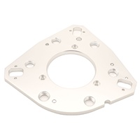 Plaque adaptatrice triangulaire en aluminium argenté usinée sur mesure par CNC avec trous de montage multi-positions pour l'automatisation industrielle