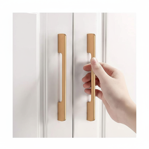 Tirador de metal para gabinetes domésticos, fabricado con materiales de primera calidad que ofrecen un rendimiento duradero para el uso diario en muebles. - Product Image 1