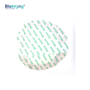 Bluenjoy แผ่นซิลิโคนสีเงินพันแผลพร้อมกาวเส้นขอบนุ่ม7 "x 7" รูปหัวใจตกแต่งด้วยกาว - Product Image 1