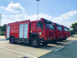 Nuevo Camión de Bomberos Forestales HOWO 4X4 Todoterreno con Tracción en las Cuatro Ruedas de 6000 Litros (1500 Galones) Modelo 2026 en Venta - Product Image 2