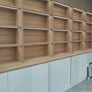 Moderno y Lujoso Expositor de Paneles de Madera <span class=keywords><strong>con</strong></span> 5 Estantes, Iluminación LED e Impermeable, para Centros Comerciales, <span class=keywords><strong>Supermercados</strong></span>, Salas de Estar, Hoteles/Bares - Product Image 3