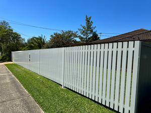 Clôture en aluminium à piquets verticaux haute durabilité <span class=keywords><strong>pour</strong></span> les installations commerciales avec normes de fabrication certifiées - Product Image 4