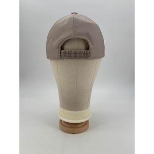 Gorra de Béisbol de Cuero Beige Hecha en Italia - Product Image 3