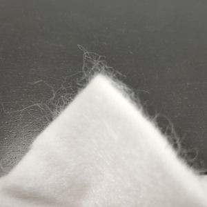 Géotextile non tissé de qualité supérieure pour la protection des routes, allées en gravier, aménagement paysager et le contrôle de l'érosion - Product Image 1