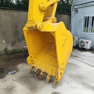 Excavatrice PC200-8 du Japon Excavatrice de KOMATSU Pc200 de 2023 ans en vente avec 800 heures seulement - Product Image 4