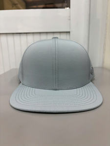 หมวกกอล์ฟกีฬาโพลีเอสเตอร์กันน้ำแบบ 6 แผงสั่งทำพิเศษ หมวกเบสบอลแบบมีรูระบายอากาศ หมวกแก๊ปแบบสแนปแบ็คพร้อมแผ่น PVC แบบกำหนดเอง - Product Image 3